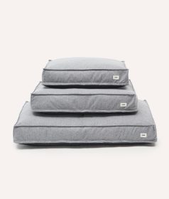 Grey Dog Bed, Cuadra
