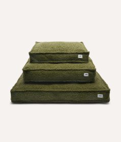 Green Fleece Dog Bed, Cuadra